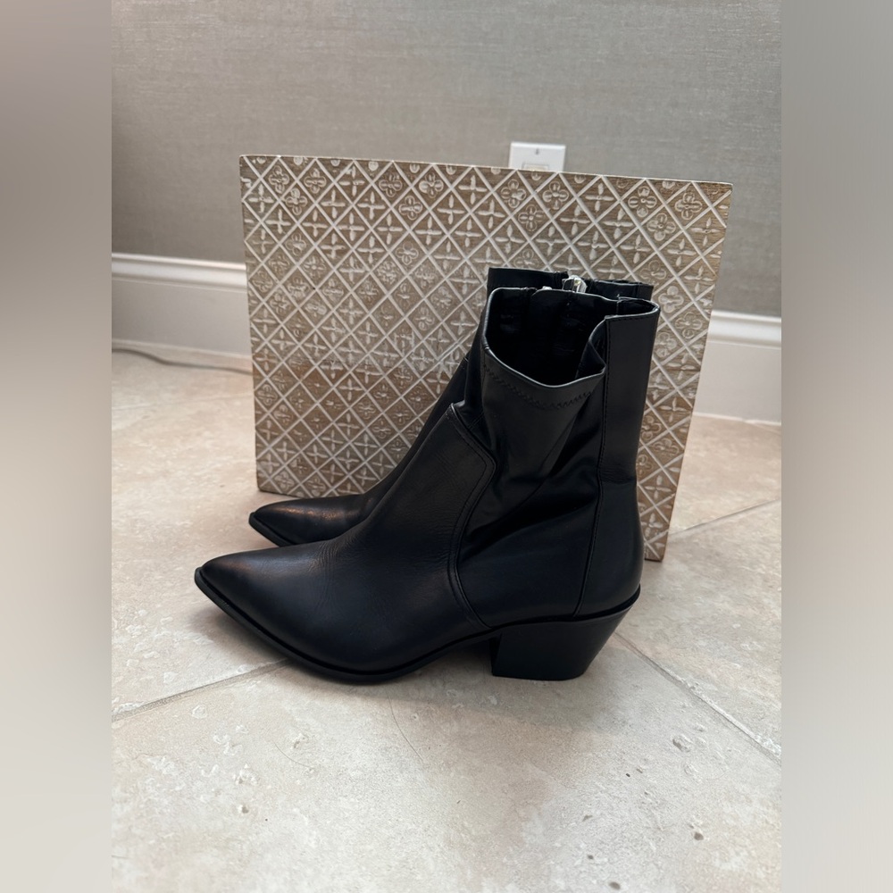 Aldo black boots with side zipper